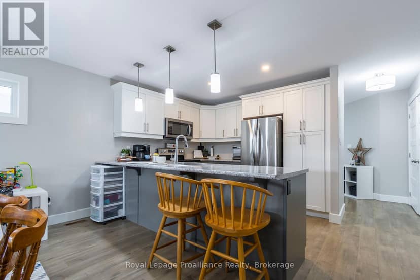 92 Meagan Lane — photo 8 of 30