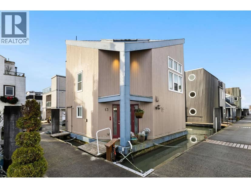 13 3459 W RIVER ROAD, Delta
