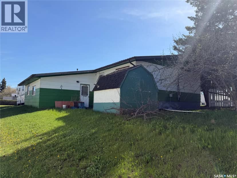 205 Pipestone AVENUE — photo 3 of 30