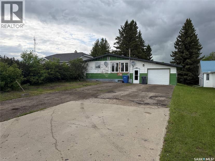 205 Pipestone AVENUE — photo 1 of 30