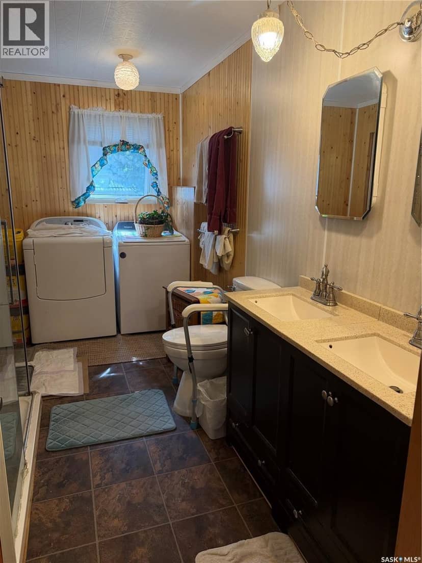 205 Pipestone AVENUE — photo 14 of 30