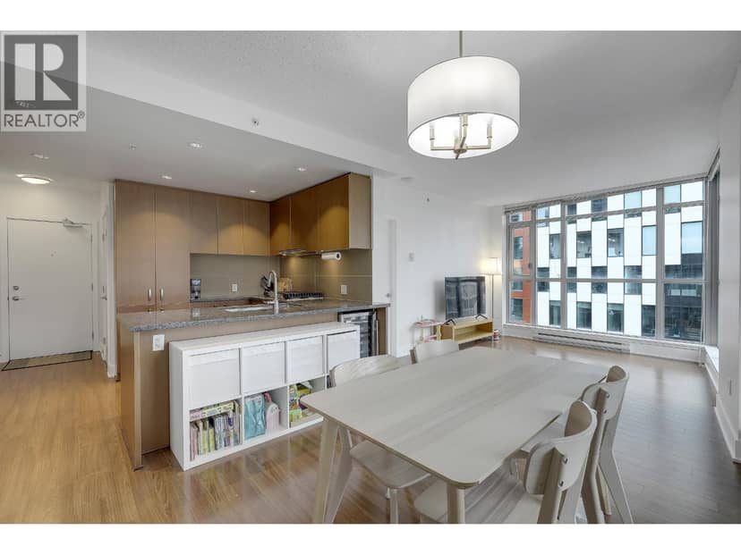 1002 3008 GLEN DRIVE, Coquitlam, photo 3
