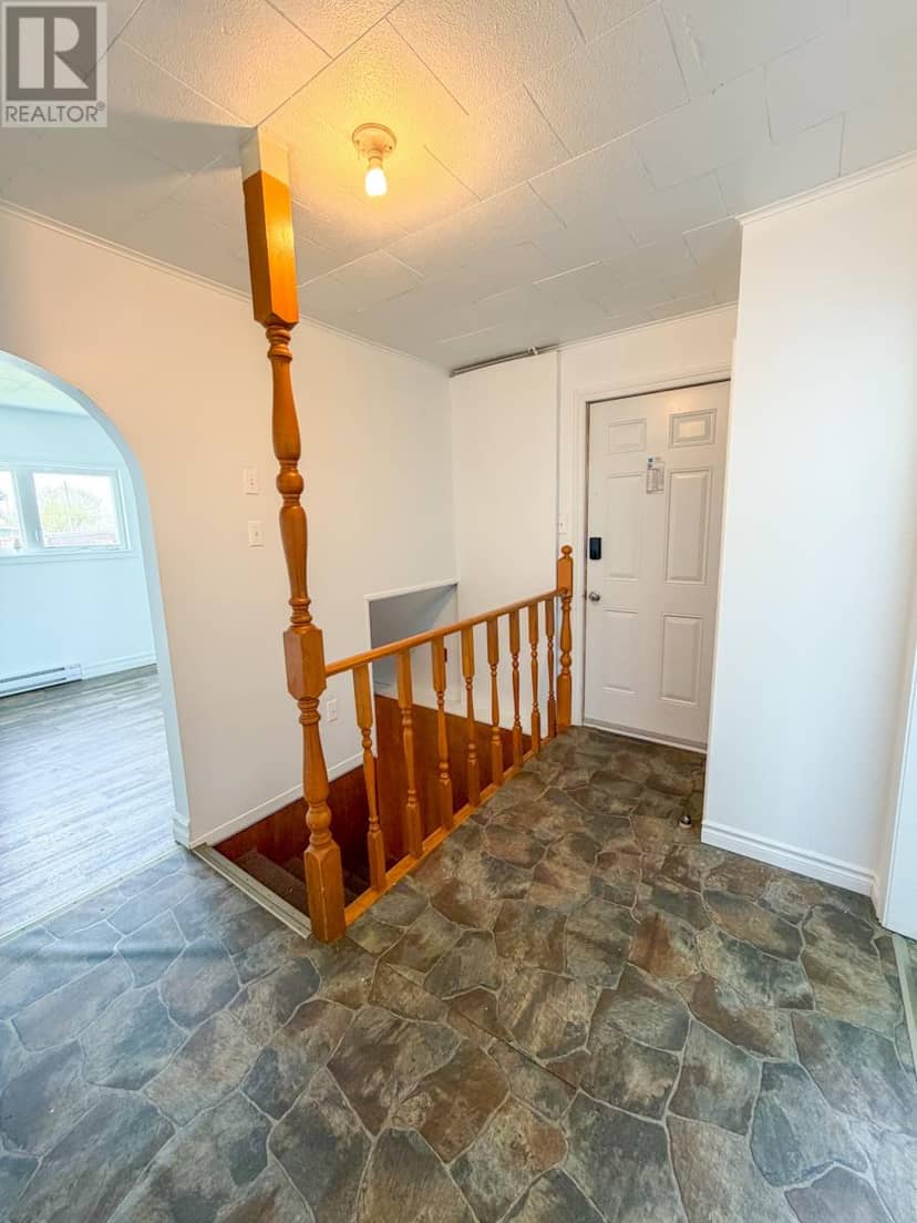 81 Brook Street — photo 18 of 33