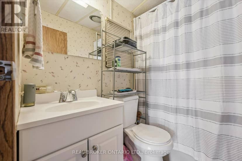 157 Cedar Crescent — photo 10 of 36
