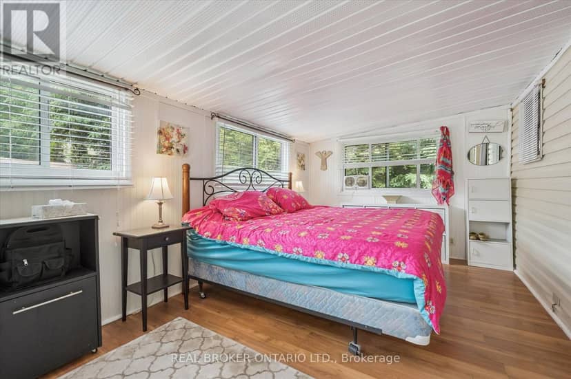 157 Cedar Crescent — photo 11 of 36