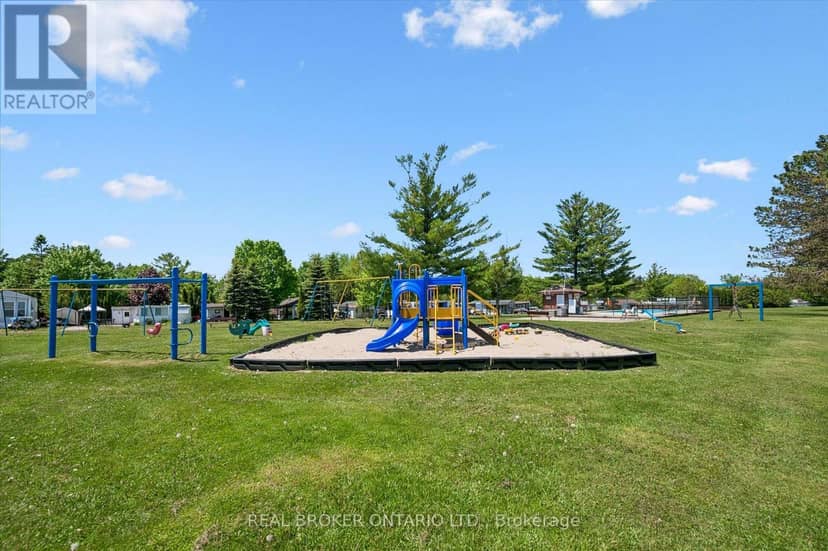 157 Cedar Crescent — photo 18 of 36