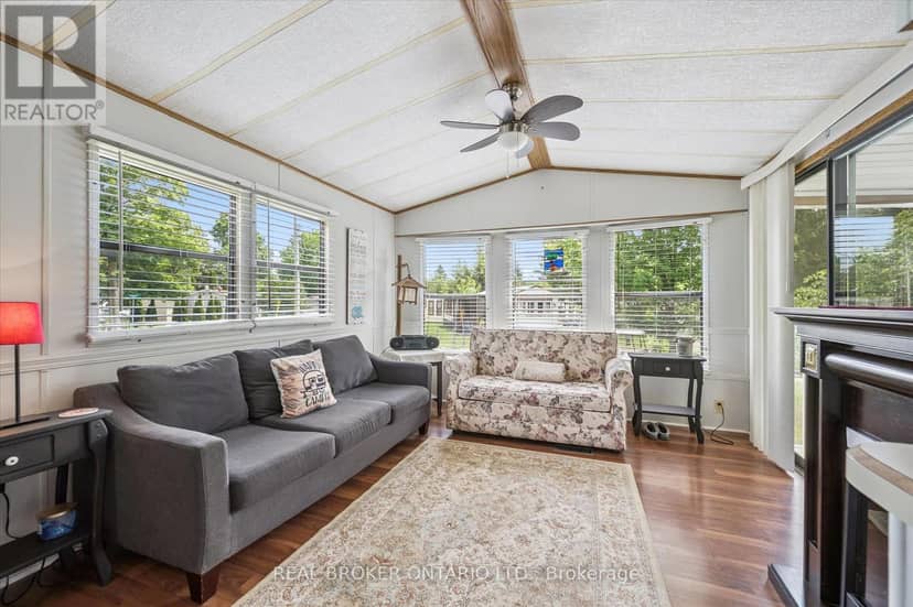 157 Cedar Crescent, Centre Wellington, photo 4