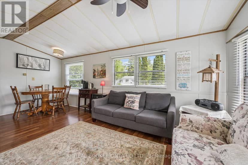 157 Cedar Crescent, Centre Wellington, photo 5