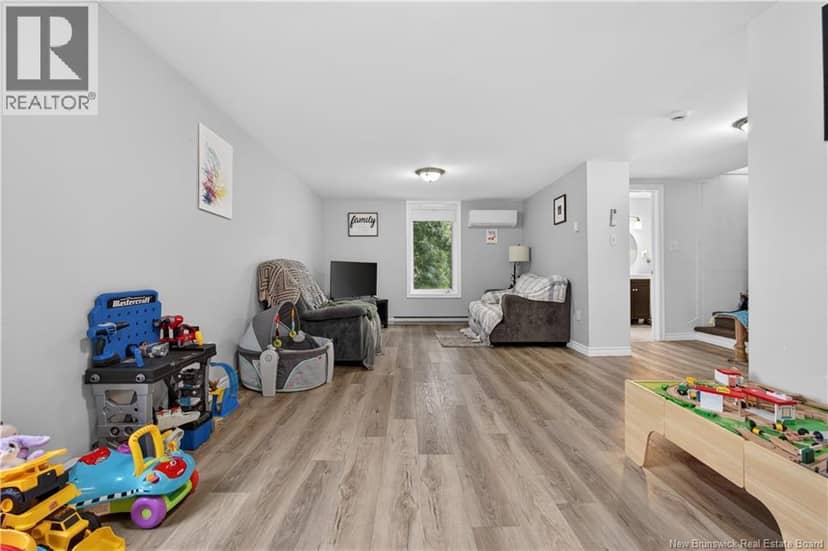 114 Pleasant Street — photo 12 of 40