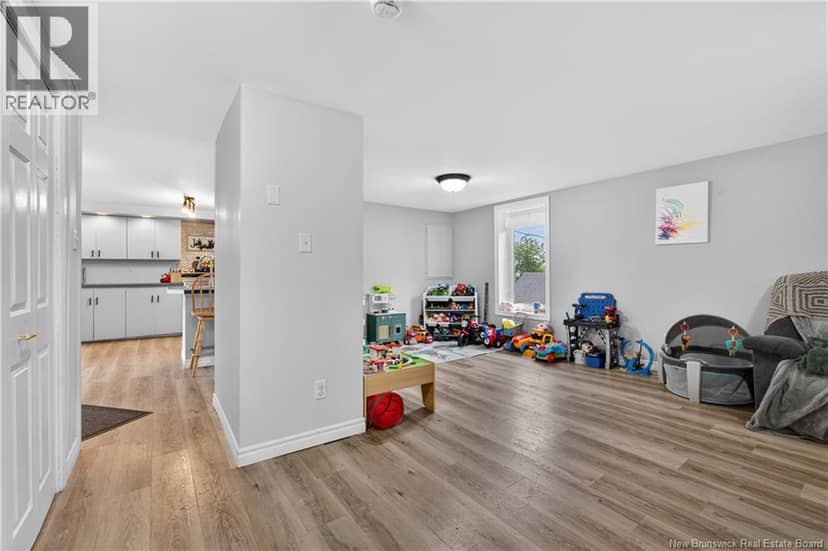 114 Pleasant Street — photo 13 of 40