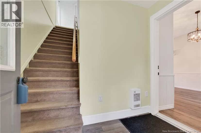 114 Pleasant Street — photo 4 of 40