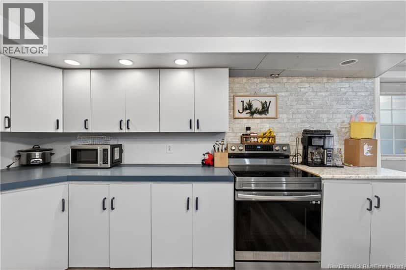 114 Pleasant Street — photo 7 of 40