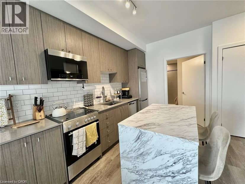 15 WELLINGTON Street S Unit# 1114 — photo 10 of 33