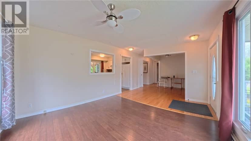 39 Blake Steet W — photo 19 of 40