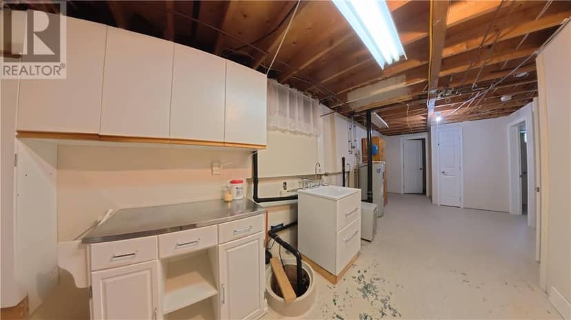39 Blake Steet W — photo 34 of 40