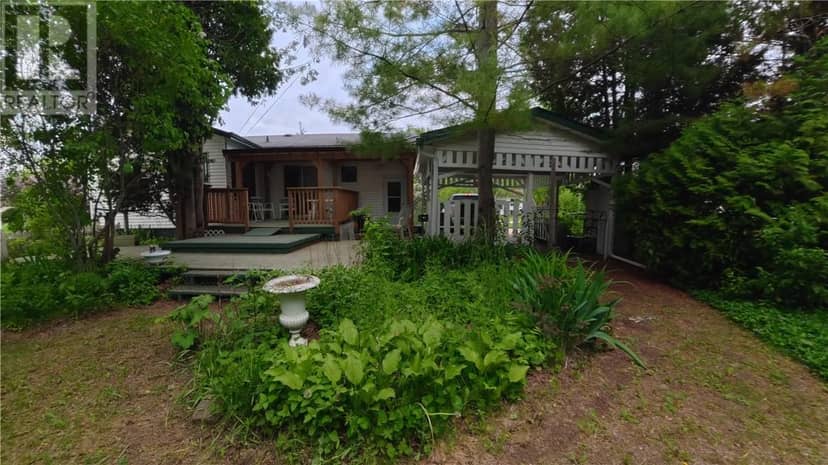 39 Blake Steet W — photo 9 of 40