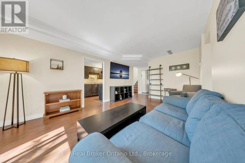 90 - 49 Rhonda Road — photo 12 of 37