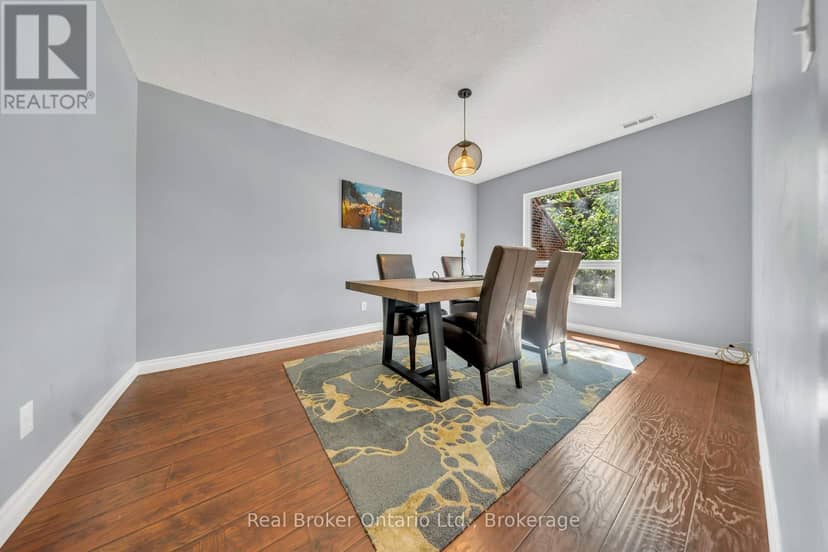 90 - 49 Rhonda Road — photo 13 of 37