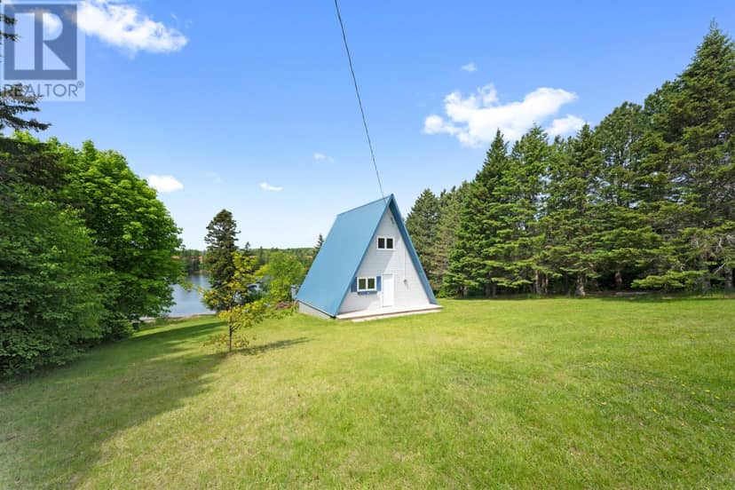 183 Cottage View Drive, Montrose, photo 4