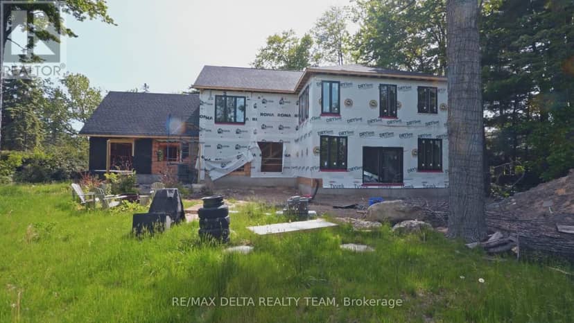 8 Pineglen Crescent — photo 3 of 12