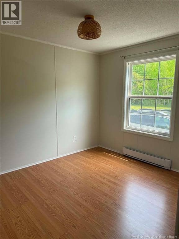 26 Crosby Crescent — photo 15 of 18