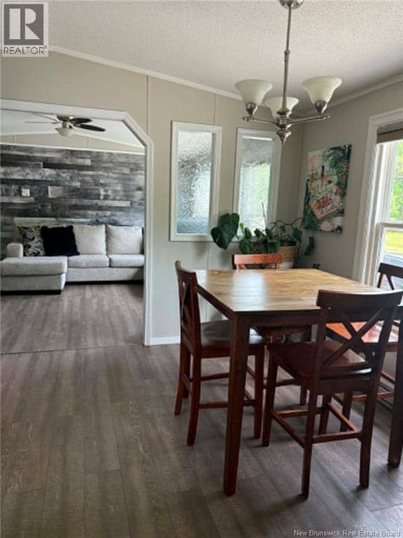 26 Crosby Crescent — photo 9 of 18