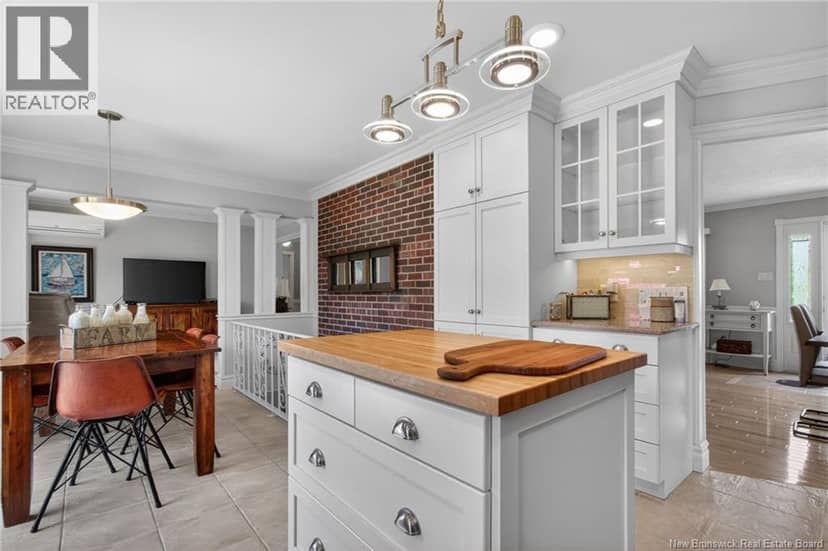 268 Irving Boulevard — photo 11 of 40