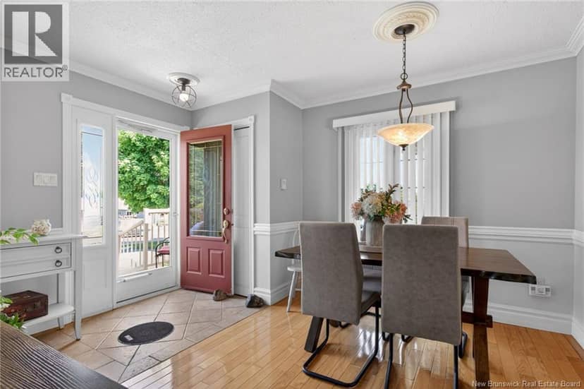 268 Irving Boulevard — photo 7 of 40