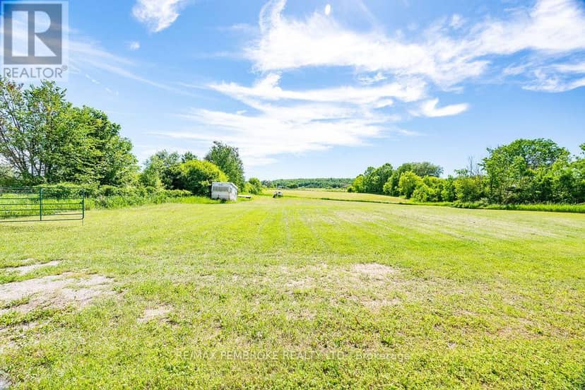 112 Cornerview Road, Whitewater Region, photo 3