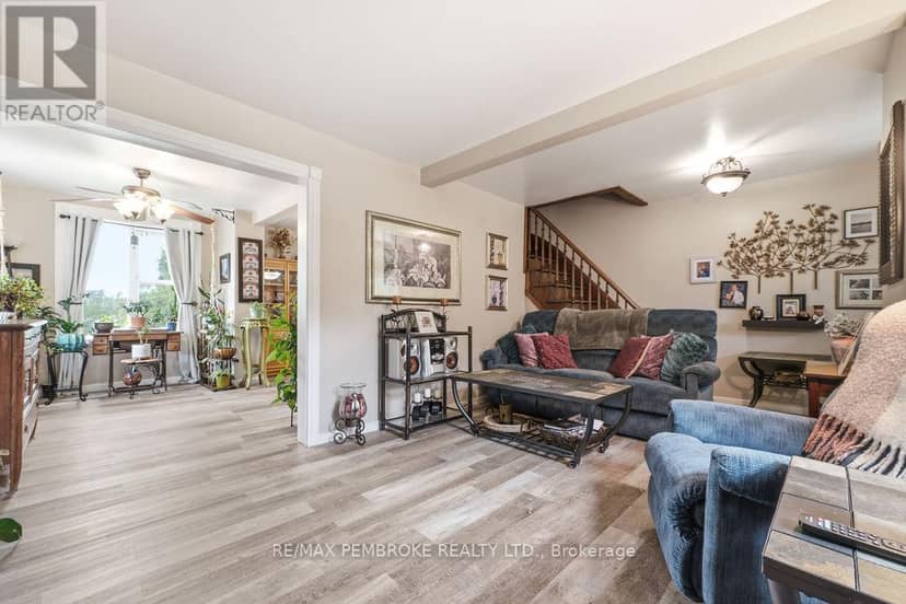 558 Mackay Street — photo 18 of 40