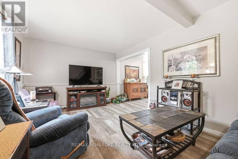 558 Mackay Street — photo 19 of 40