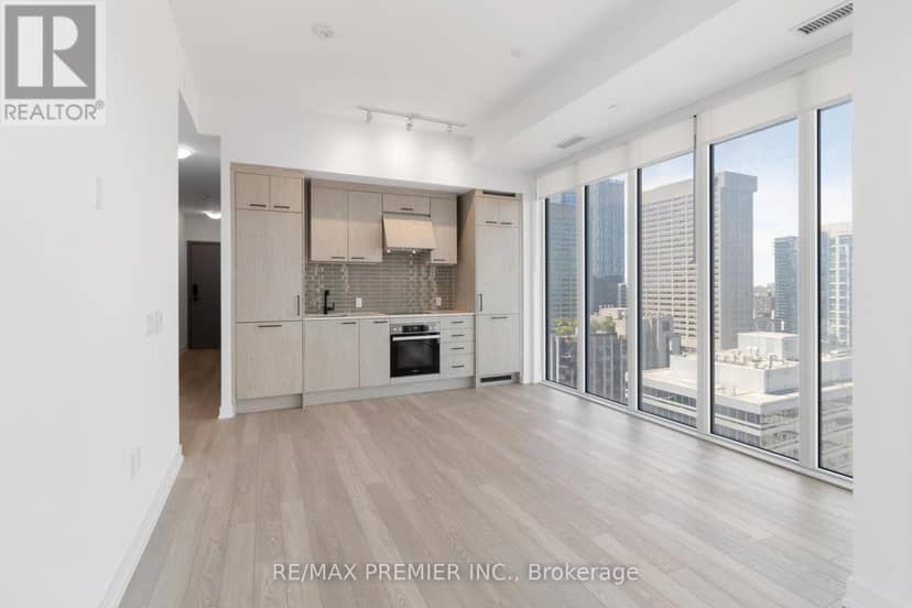 2505 - 634 Church Street — photo 18 of 40