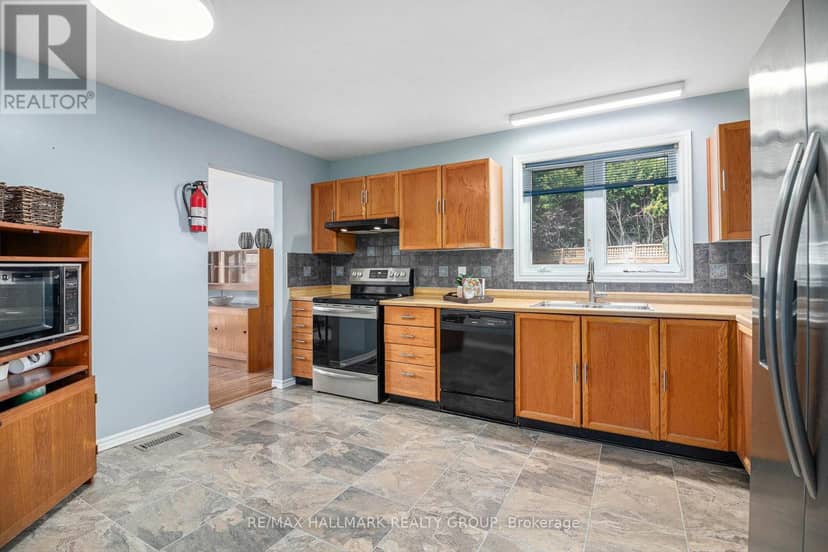 270 McEachern Crescent — photo 6 of 35