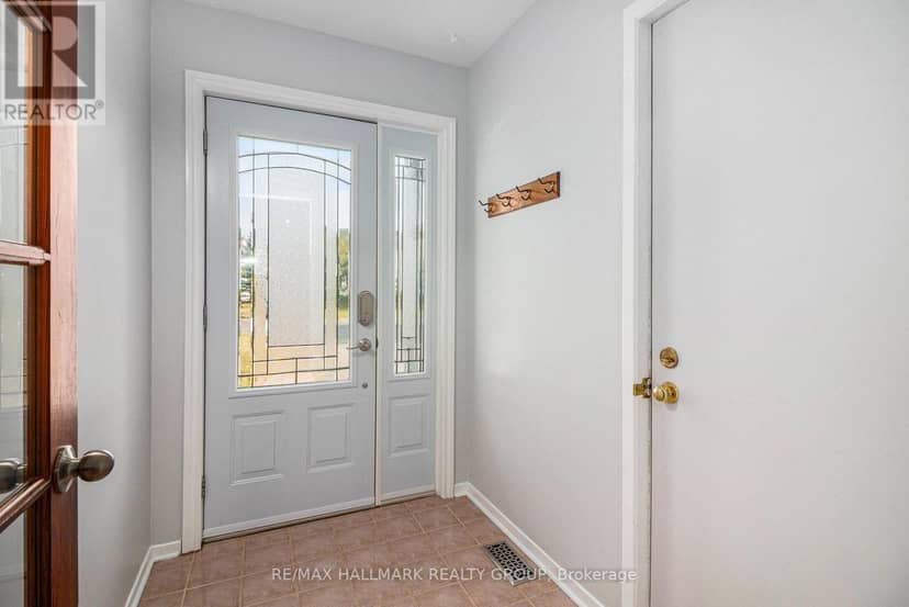 270 McEachern Crescent — photo 2 of 35