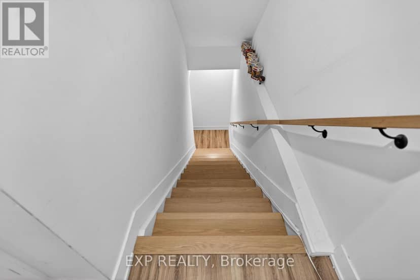 271 Duncairn Avenue — photo 17 of 19