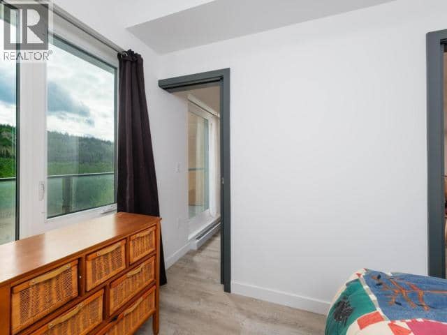 305-100 Keish Street — photo 11 of 19