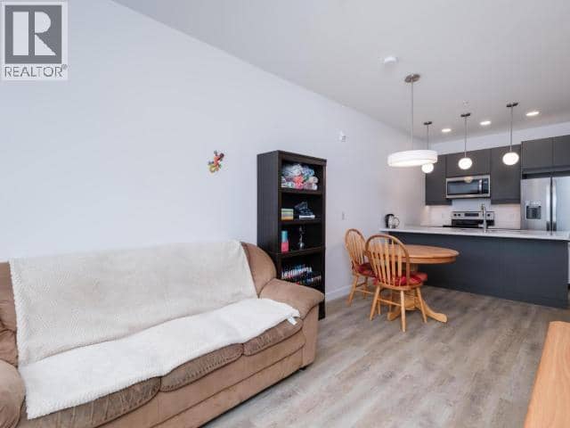 305-100 Keish Street — photo 8 of 19