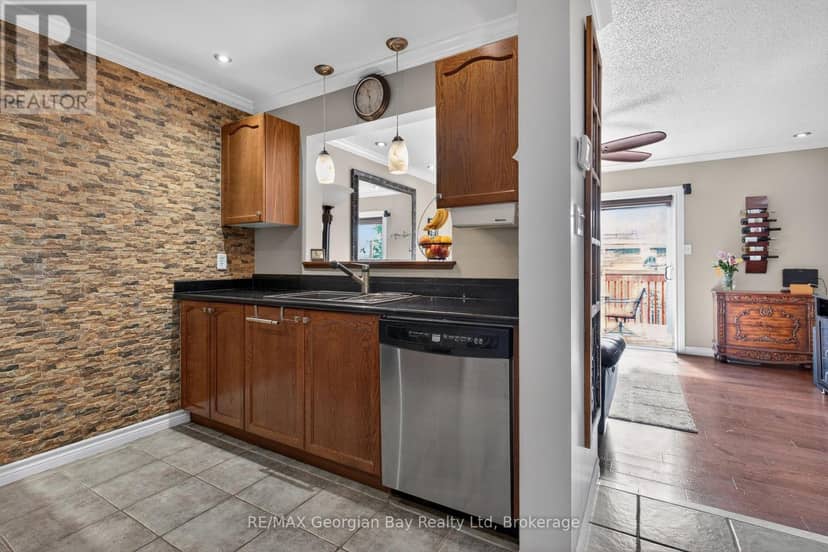 177 Southwinds Crescent — photo 7 of 31