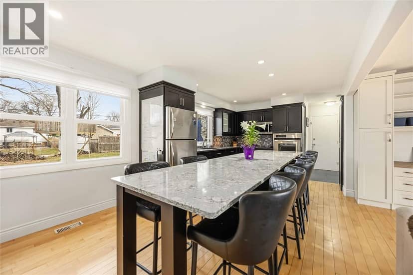 1104 Cathcart Boulevard — photo 10 of 40