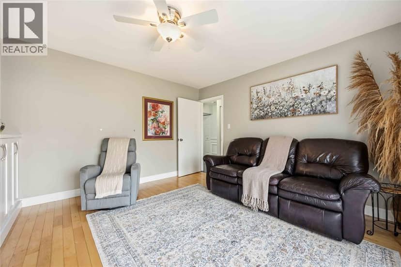 1104 Cathcart Boulevard — photo 13 of 40