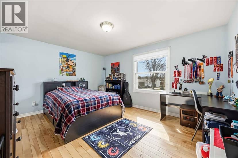 1104 Cathcart Boulevard — photo 19 of 40