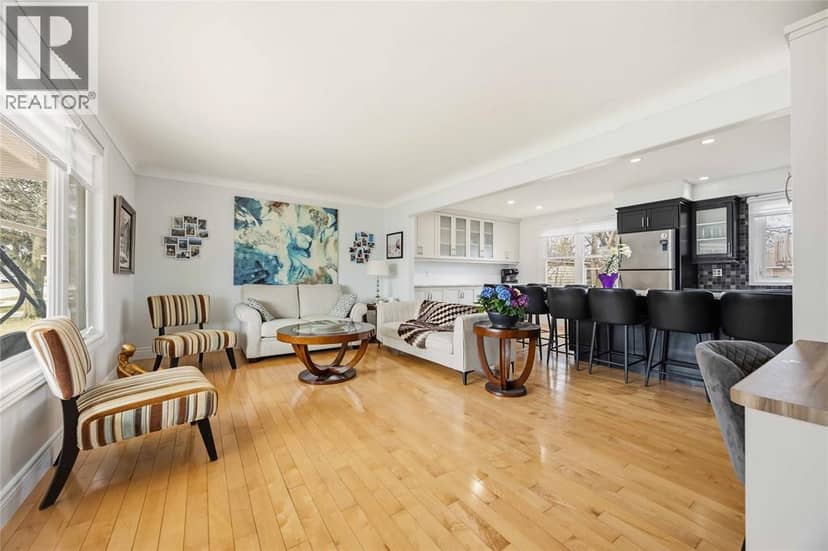 1104 Cathcart Boulevard — photo 4 of 40