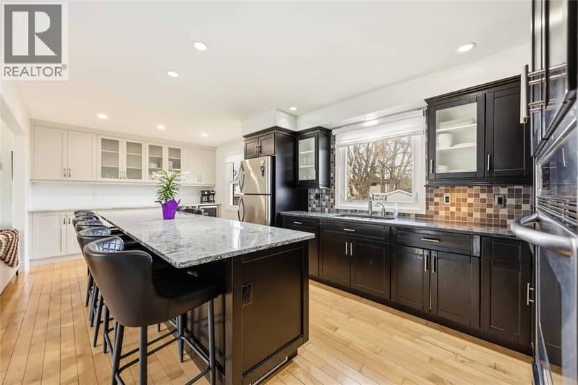 1104 Cathcart Boulevard — photo 8 of 40
