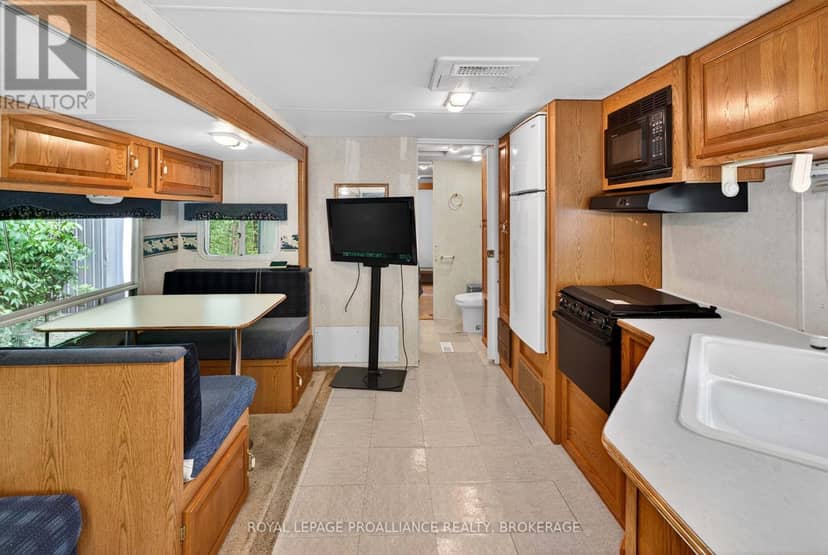 33 - 9 Glenford Lane — photo 10 of 40