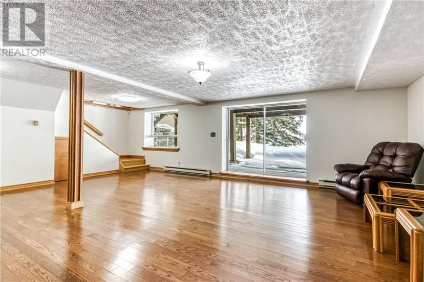 647 Kirkwood Drive — photo 32 of 40
