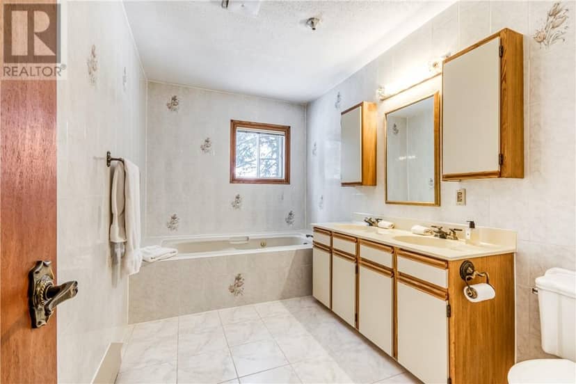 647 Kirkwood Drive — photo 27 of 40