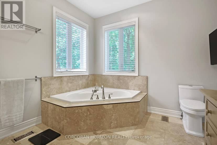 8 - 258 Edgewater Crescent — photo 33 of 40