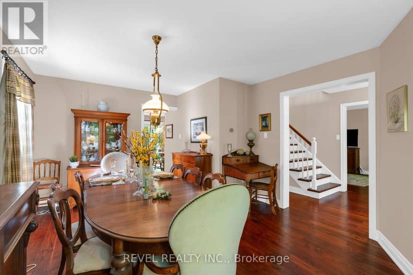33 Falling Brook Drive — photo 6 of 38
