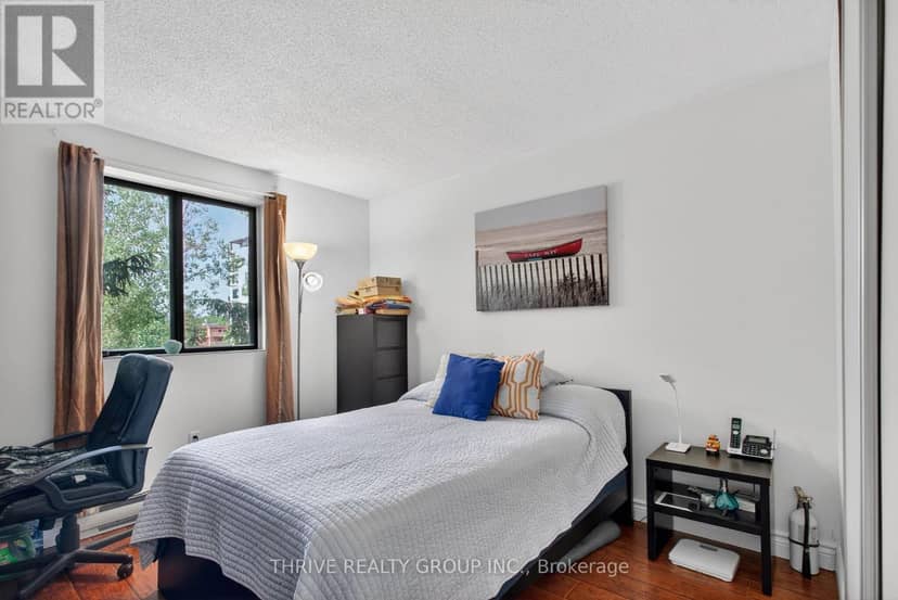 401 - 75 Huxley Street, London South, photo 7