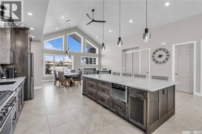 7 Loewen COURT — photo 18 of 40